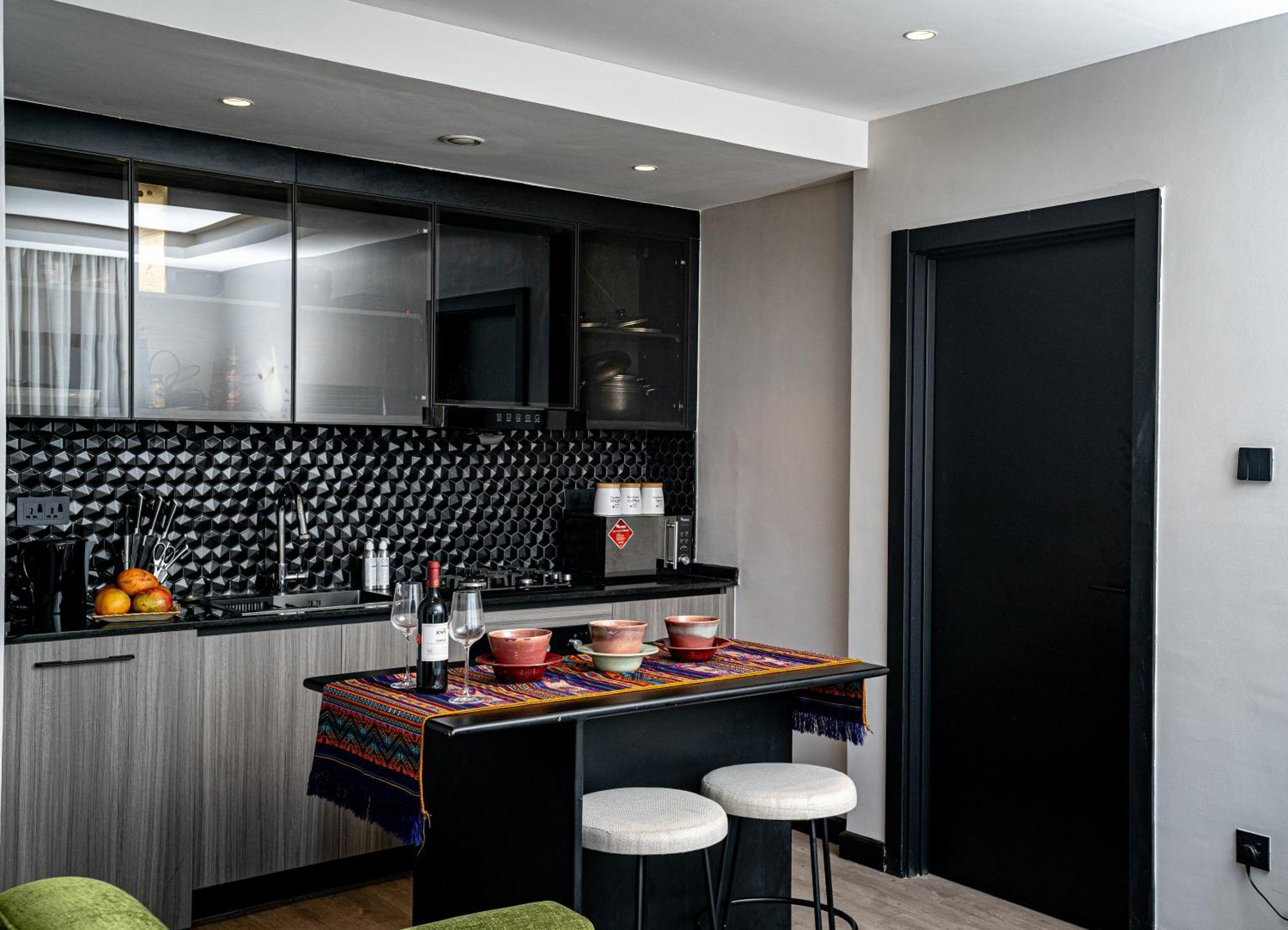 Escada Studio & 2-Bedroom, Rooftop Swimming Pool, Gym, Workspace, Wonderiss Homes Westland Living Nairobi Exterior photo